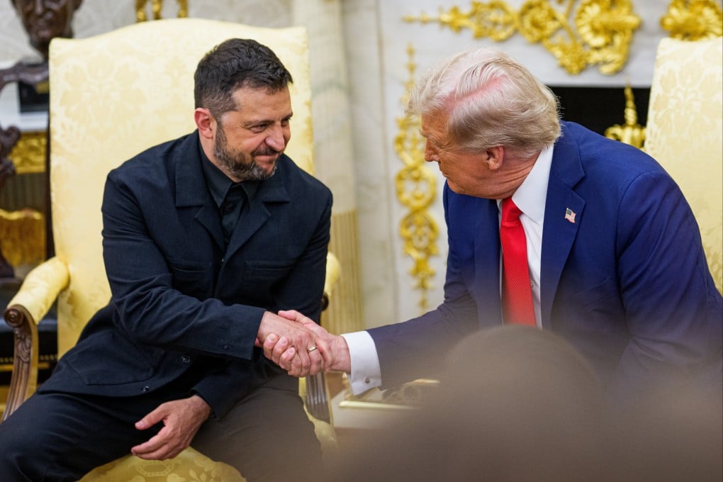 US President Donald Trump (right) meets Ukrainian leader Volodymyr Zelensky in the Oval Office of the White House in Washington on August 18. Photo: EPA