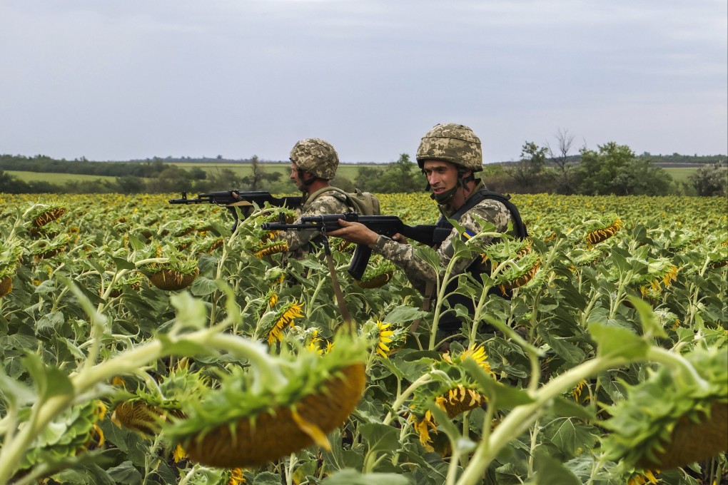Ukrainian army recruits undergo military training at an undisclosed location in the Zaporizhzhia region, southeastern Ukraine last week. Photo: Ukraine’s 65th Brigade Press Service  / EPA / Handout