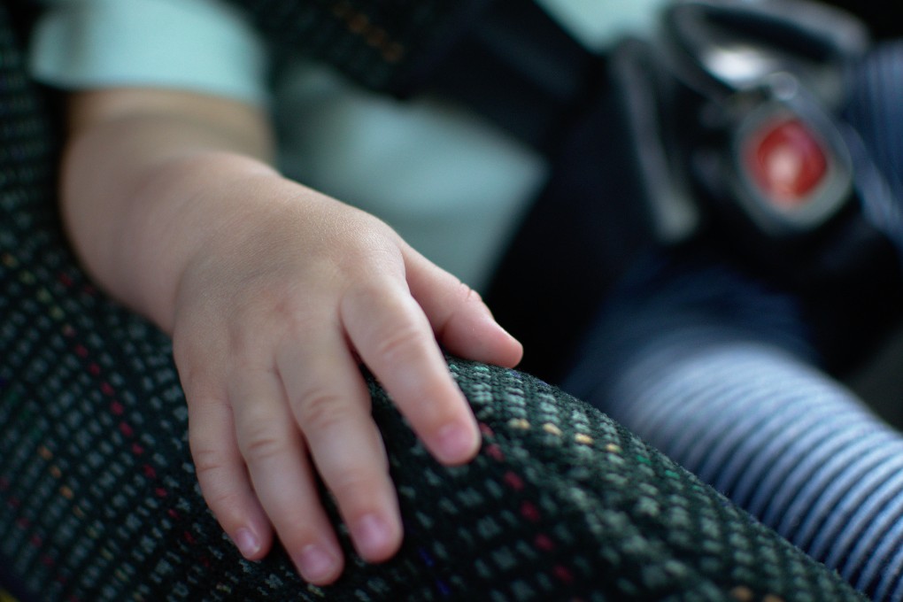 A five-year-old girl in China accidentally caused the death of her two-year-old brother while adjusting the car seat. Photo: Shutterstock