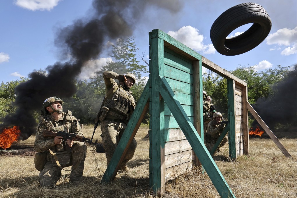Ukrainian servicemen attend a military training in the Zaporizhzhia region on August 13. Photo: Ukraine’s 65th Mechanised Brigade via AP
