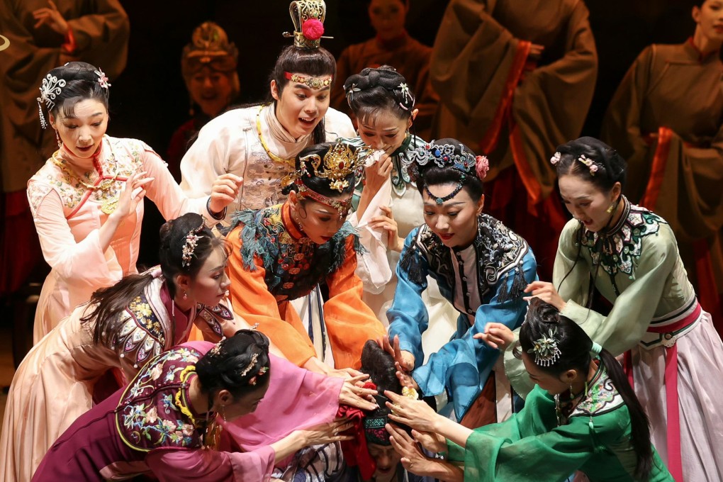 A scene from the Chinese folk dance drama A Dream of Red Mansions. The art form has become a cultural phenomenon and comes hand in hand with the recent popularity of hanfu, or traditional Chinese dress, among young audiences. Photo: Weibo/Jiangsu Grand Theatre