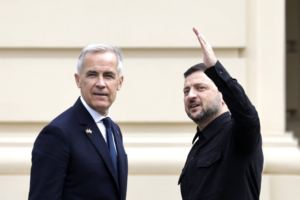 Ukraine’s President Zelensky (right) marked Ukraine’s Independence Day on Sunday alongside Canadian PM Mark Carney. Photo: EPA