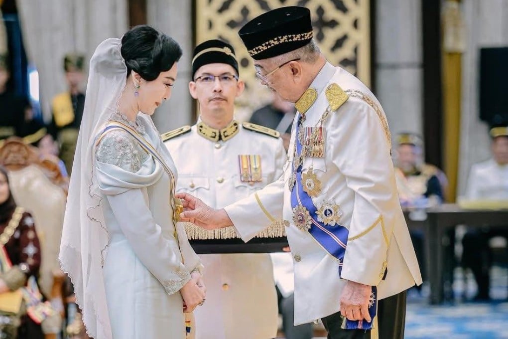 Chinese actress Fan Bingbing received the honorary award during an investiture ceremony in Melaka on Sunday. Photo: Facebook.com/edison.chan.58323