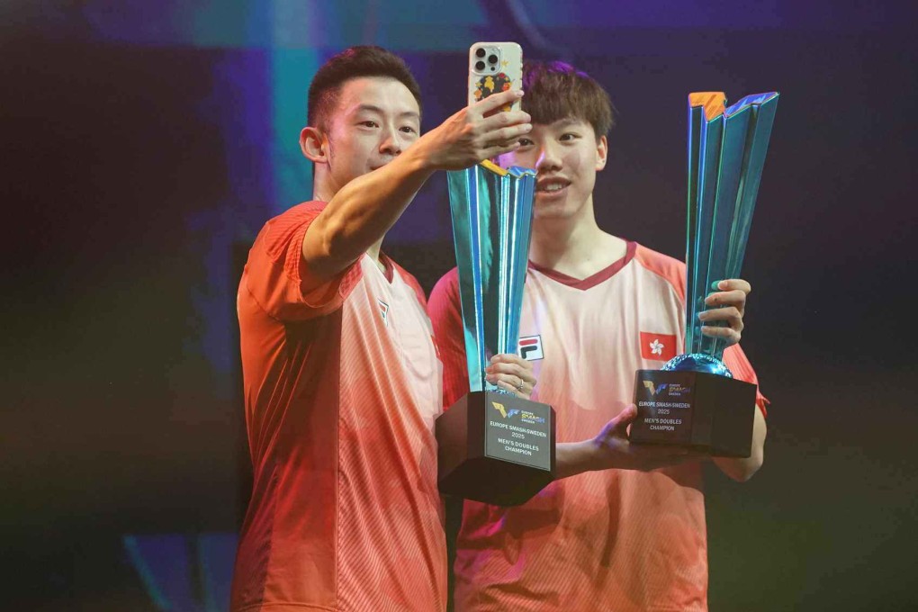 Wong Chun-ting (left) and Baldwin Chan taking a selfie on the podium after winning the WTT Europe Smash men’s doubles final. Photo: WTT