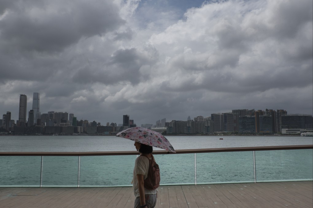 The Observatory has said intense thunderstorms caused by upper-air disturbances are affecting the northeastern part of the South China Sea and are forecast to move towards the Pearl River Delta on Thursday. Photo: Edmond So