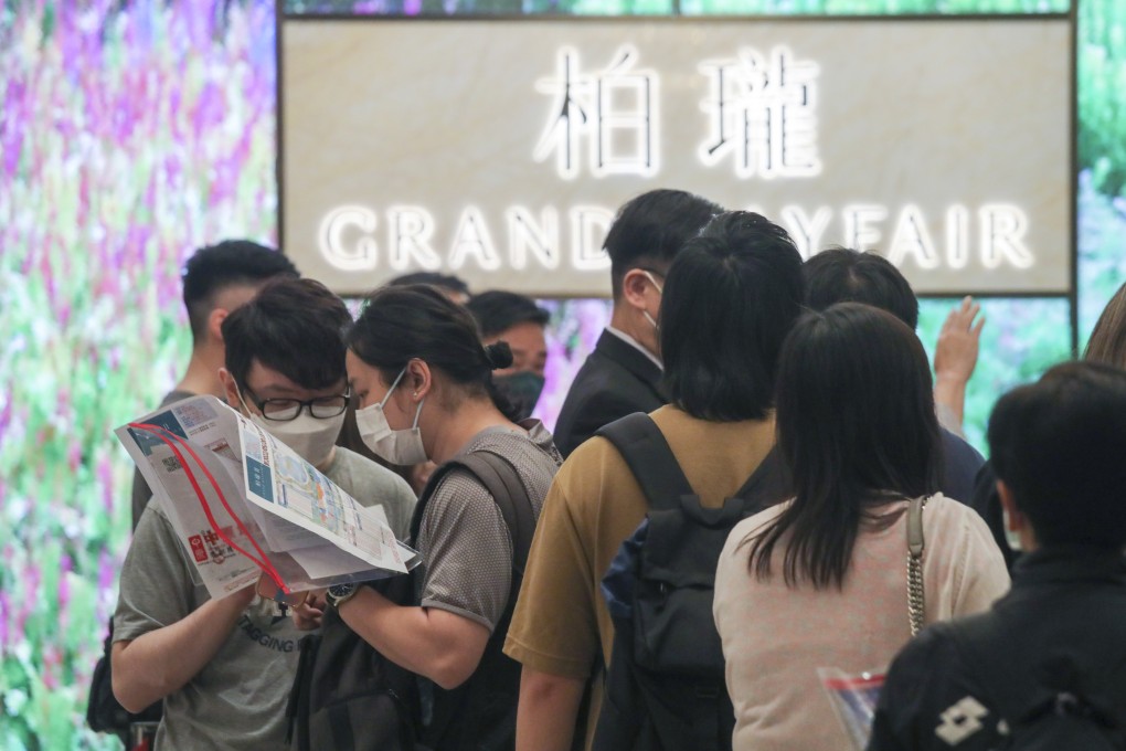 Potential buyers of units at Grand Mayfair, a Sino Land development in Yuen Long. Photo: Xiaomei Chen