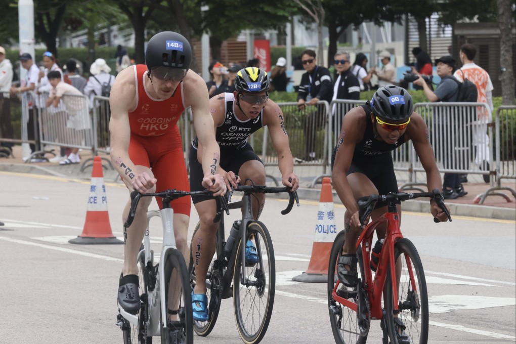 Oscar Coggins (left), here competing in April’s Asia Sprint Championships, is being tipped to challenge for the podium over the Olympic distance on Saturday. Photo: Jonathan Wong