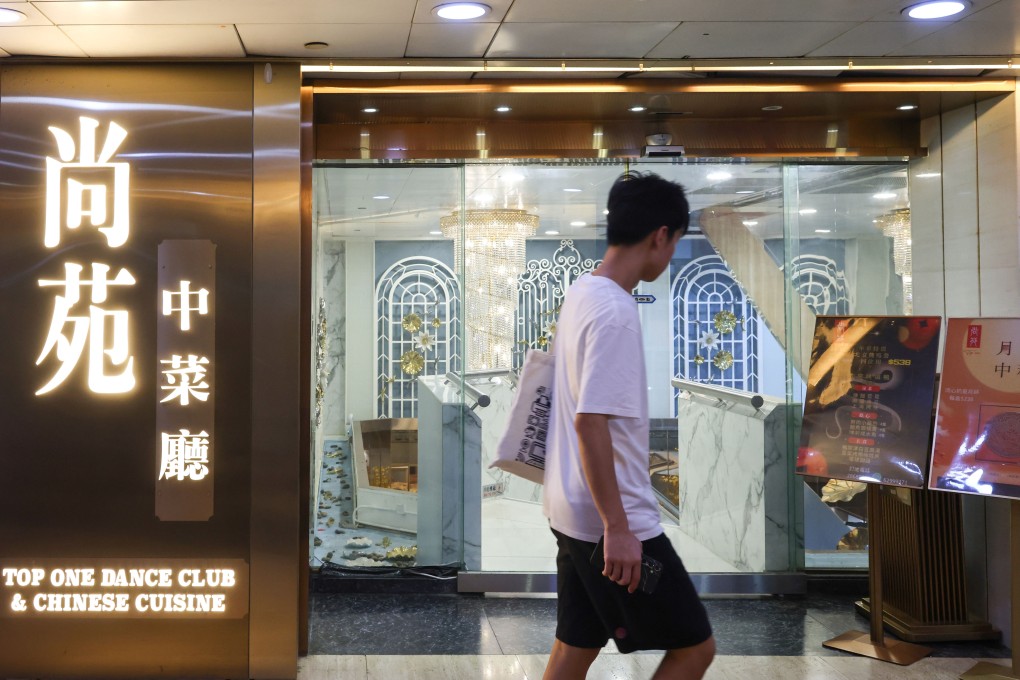 Top One Dance Club & Chinese Cuisine in Tsim Sha Tsui was found to have breached the regulations. Photo: Dickson Lee