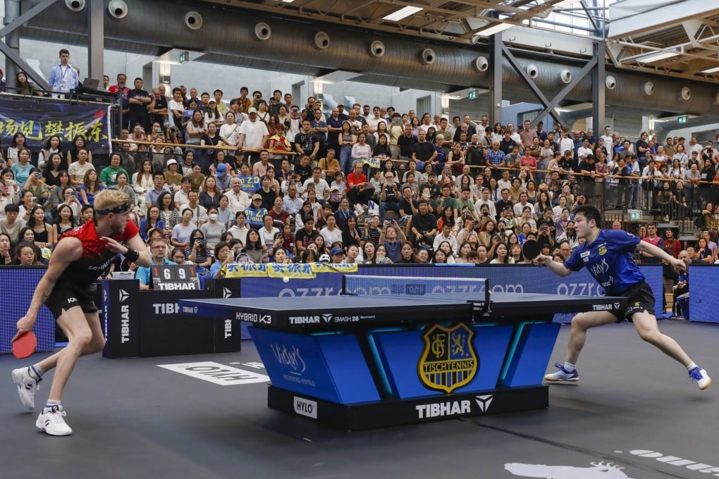 Fan Zhendong (right) of 1. FC Saarbruecken faced TTC Schwalbe Bergneustadt’s Romain Ruiz in the first match on Sunday. Photo: Xinhua