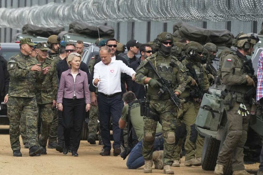 European Commission President Ursula von der Leyen and Polish Prime Minister Donald Tusk during a visit to the Polish-Belarus border, in Krynki, Poland, on Sunday. Photo: AP