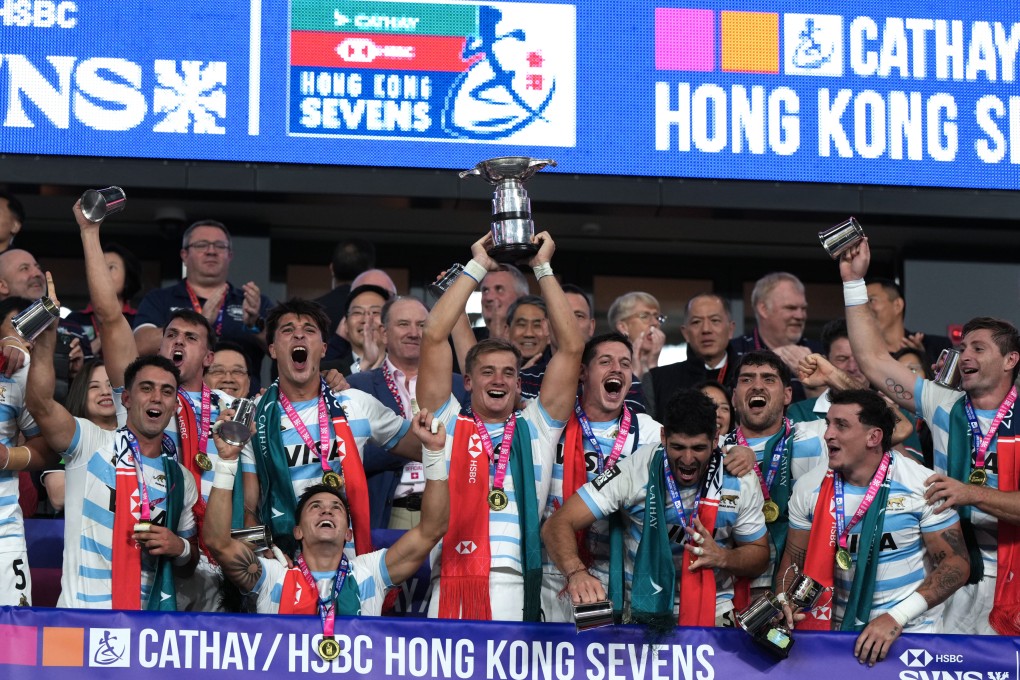 Argentina’s men celebrate winning the 2025 Cathay/HSBC Hong Kong Sevens at Kai Tak Stadium. Photo: Sam Tsang