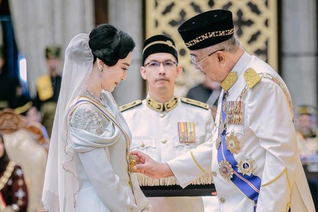 Chinese actress Fan Bingbing receives the Darjah Pangkuan Seri Melaka order during a  ceremony in Melaka, Malaysia, on August 24, 2025. Photo:  Facebook.com/edison.chan.58323