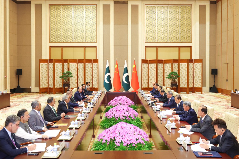 Premier Li Qiang meets with Pakistani Prime Minister Shehbaz Sharif at the Diaoyutai State Guesthouse in Beijing on Thursday. Photo: Xinhua