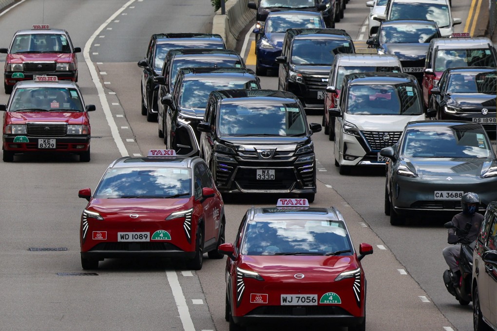 The government may set a floor price for ride-hailing services to prevent cutthroat and reductive competition that harms the industry, the Post has learned. Photo: Jelly Tse