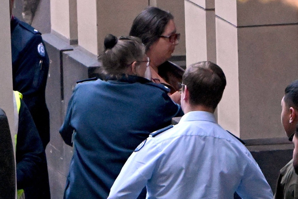 Convicted murderer Erin Patterson (centre)