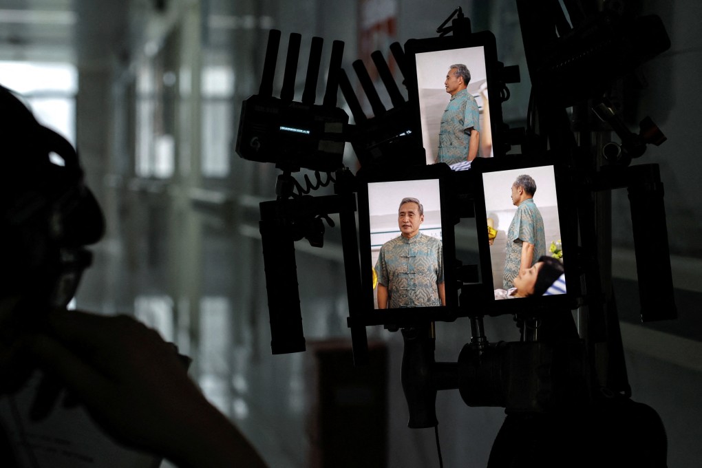 A director monitors vertical screens in Zhengzhou, Henan province, on July 17, on the set of a micro drama that is shot for easy viewing on mobile phones. Photo: Reuters