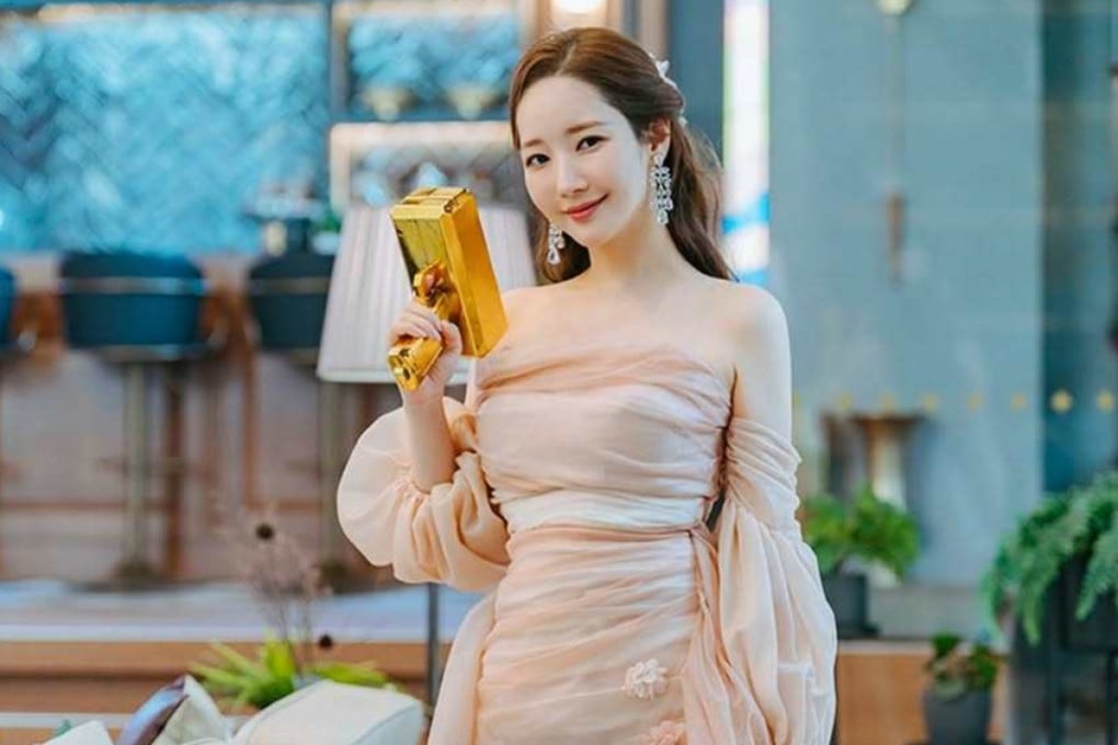 Park Min-young as Yoon Yi-rang, the ringleader of a gang of con artists, in a still from Confidence Queen. The actress hams it up more than ever before in this Prime Video Korean drama.