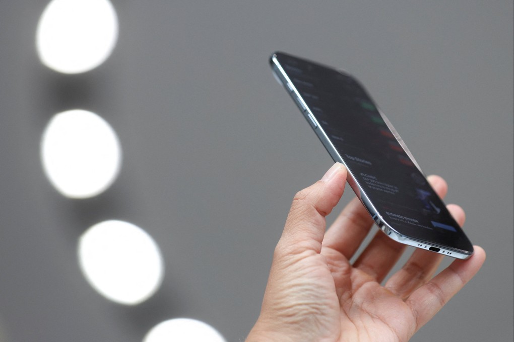 A person holds an iPhone Air during Apple’s event at its campus in Cupertino, California, September 9, 2025. Photo: Reuters