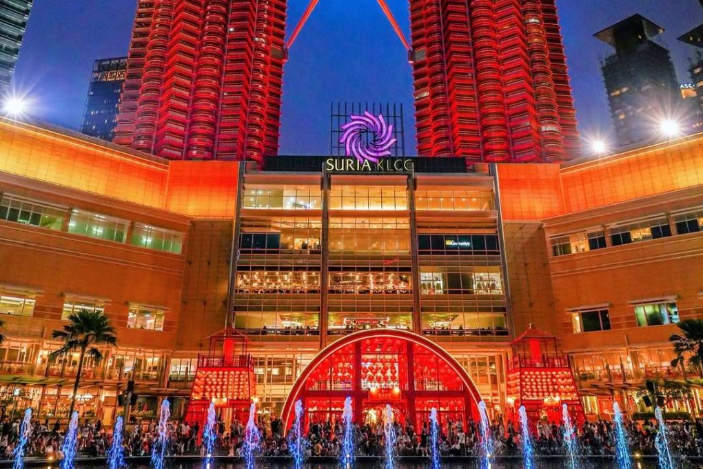 Malaysians have decried Suria KLCC for refusing to allow in visitors with the Palestinian flag. Photo: Instagram/suriaklccmall