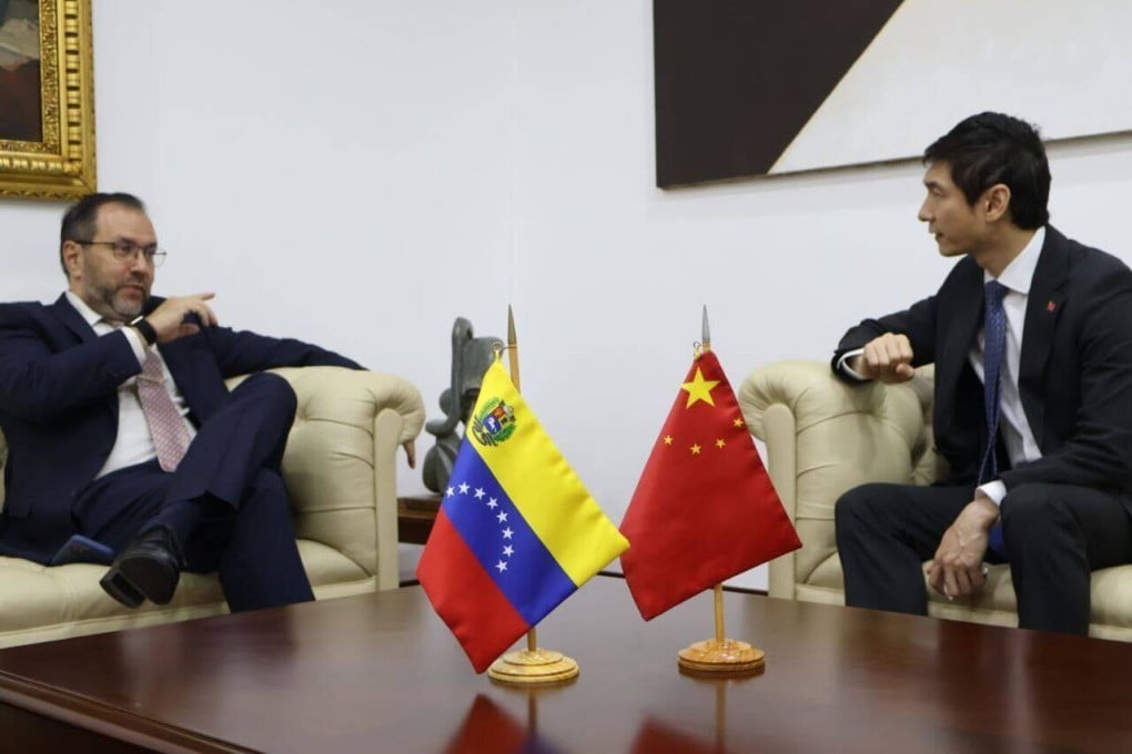 Venezuelan Foreign Minister Yván Gil (left) meets with Chinese Ambassador Lan Hu in Caracas on Wednesday. Photo: handout