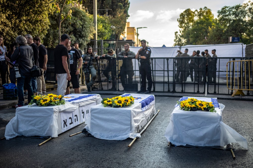 Hostage families protest outside the home of Israeli Prime Minister Benjamin Netanyahu in Jerusalem on Thursday, calling for action to secure the release of hostages from Gaza. Photo: dpa