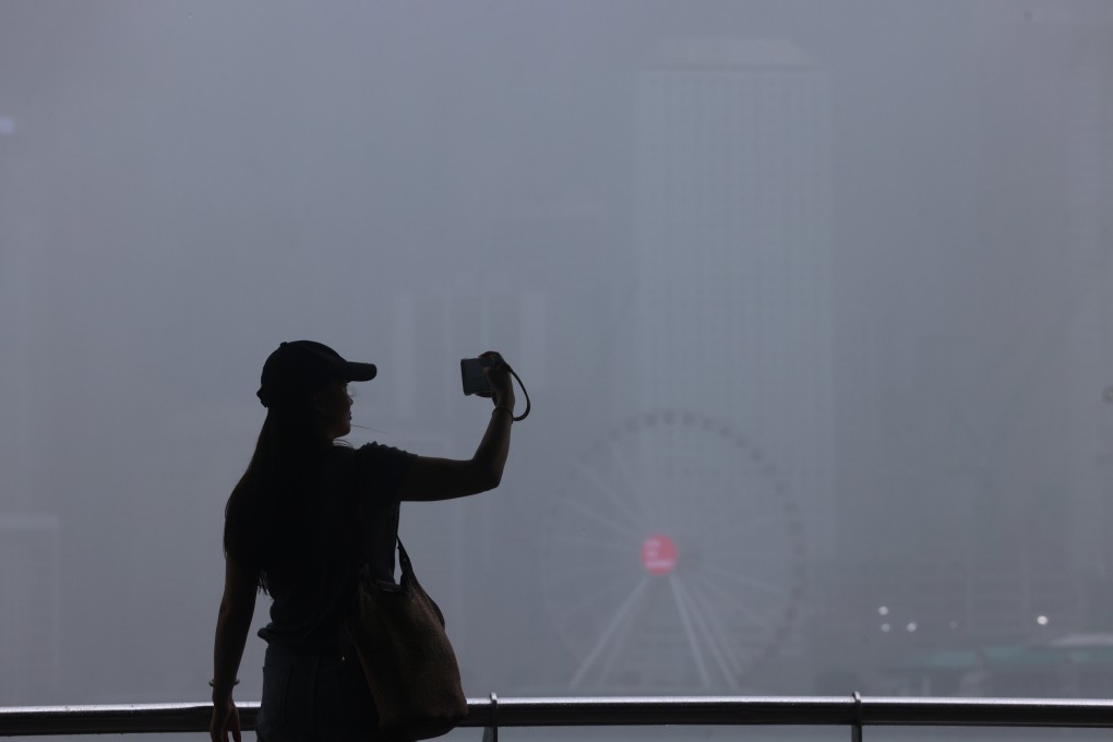 Hong Kong’s weather forecaster has issued the No 3 typhoon warning signal as Tropical Storm Mitag edges closer. Photo: Jelly Tse