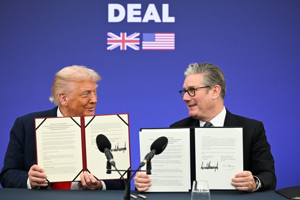 Donald Trump and Keir Starmer appear full of cheer after signing a tech pact at Chequers, the British prime minister’s country estate, on September 18. Photo: EPA