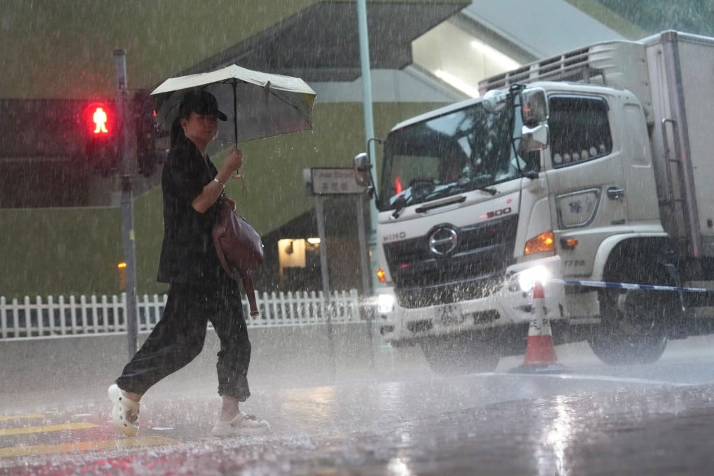 Hong Kong’s weather forecaster has issued the No 3 typhoon warning signal as Tropical Storm Mitag edges closer. Photo: Karma Lo