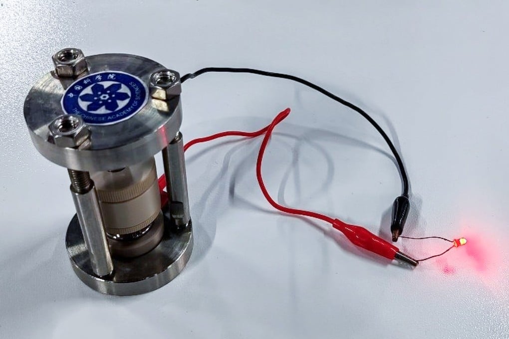 Chinese scientists say they have created a new type of battery that might offer a safer alternative to conventional lithium-based batteries. Photo: CCTV