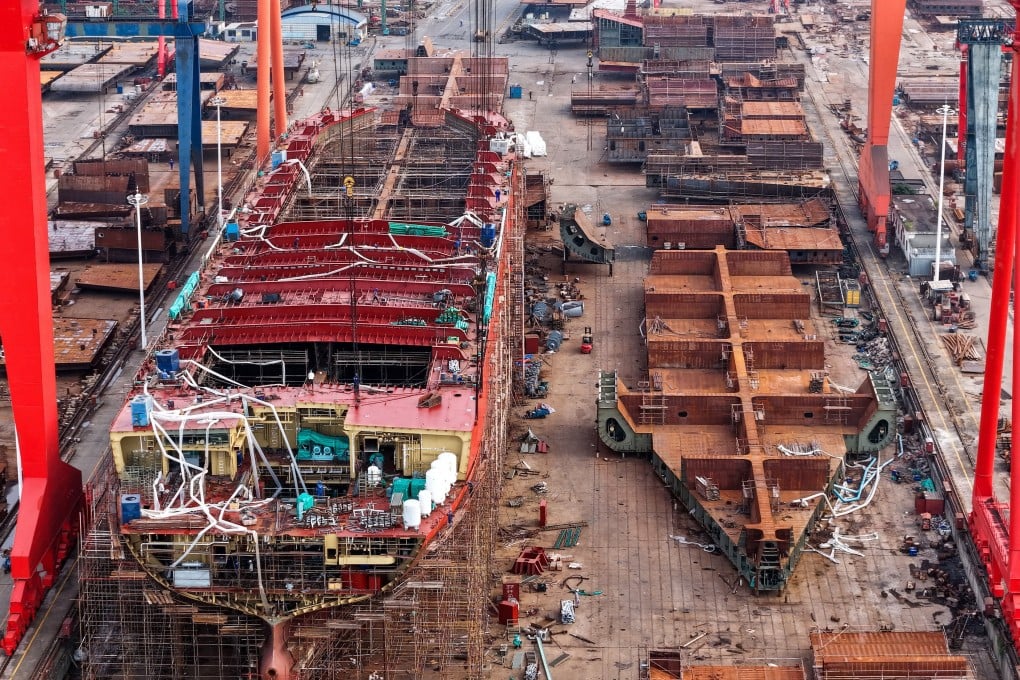 A drone view shows workers building a vessel at a shipyard in Yizheng, China’s Jiangsu province, August 25, 2025. Photo: cnsphoto via Reuters
