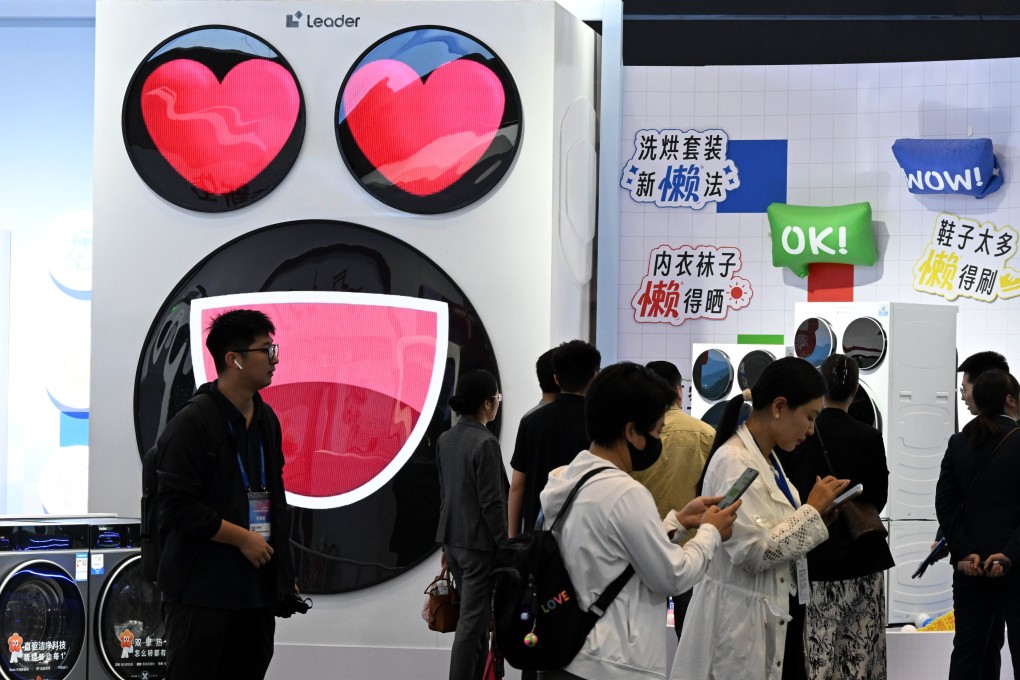 People visit the China International Consumer Electronics Exposition in Qingdao, Shandong province, on September 19. Themed “Intelligence Connects All, AI Empowers the Future”, this year’s expo showcased cutting-edge technologies and innovative products. Photo: Xinhua