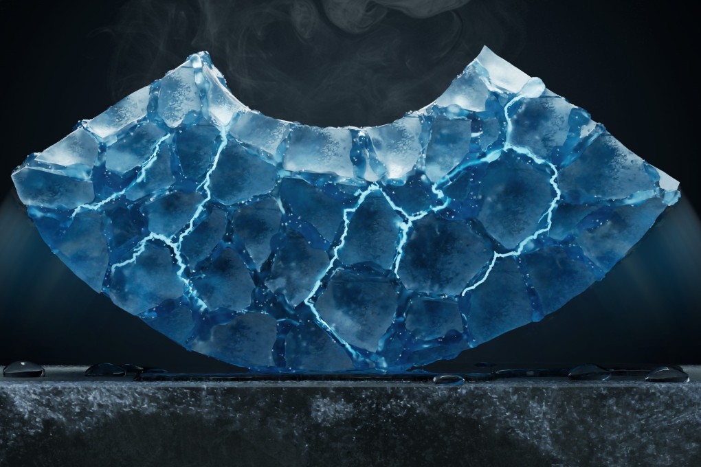 Scientists from China and Spain have discovered that adding salt to ice can enable it to effectively generate electricity. Photo: Nature
