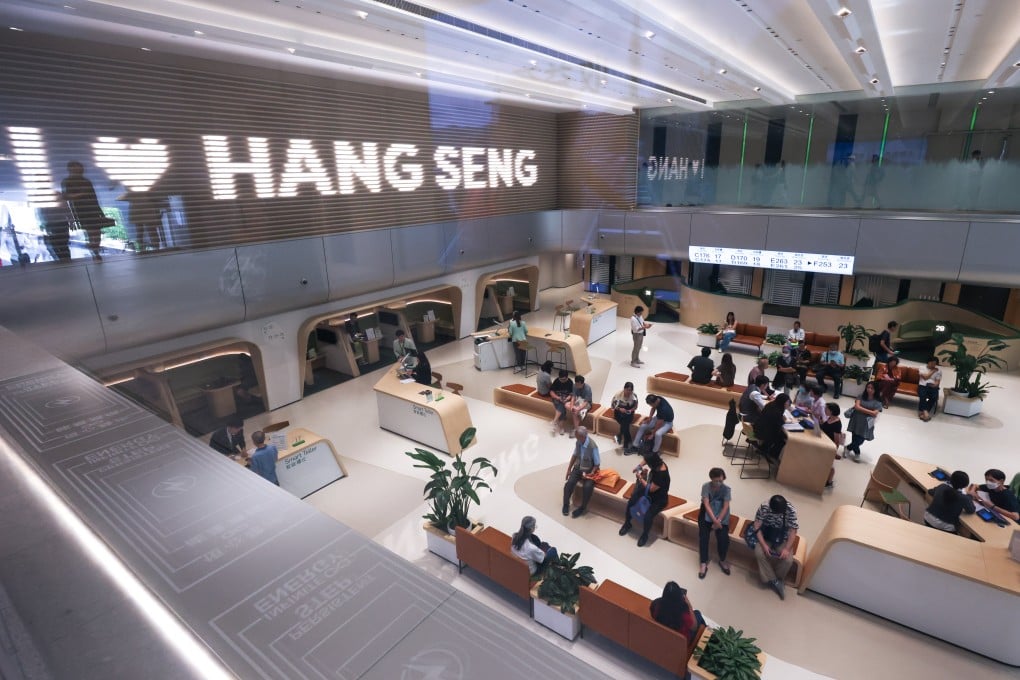 People wait in Hang Seng Bank’s headquarters in Central on October 9. Photo: Jelly Tse