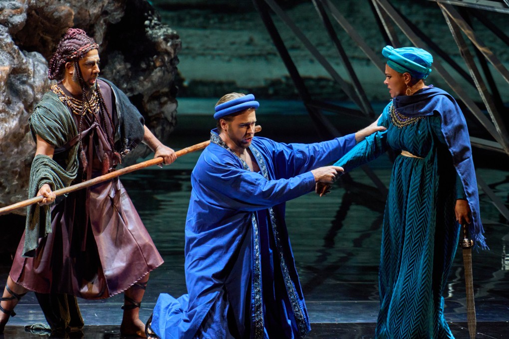 Maria Teresa Leva (right) plays Aïda, who is torn between her love for Radamès, played by Ivan Gyngazov (centre), and her loyalty to her country and her father Amonasro, the King of Ethiopia, played by Marco Caria (left) in Opera Hong Kong’s performance of Aïda at the Hong Kong Cultural Centre Grand Theatre in October 2025. Photo: Opera Hong Kong