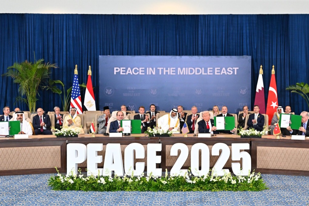 The leaders of Egypt, Qatar, Turkey and the US display the signed document to support the Gaza ceasefire deal during a summit in Sharm el-Sheikh, Egypt, on Monday. Photo: Xinhua