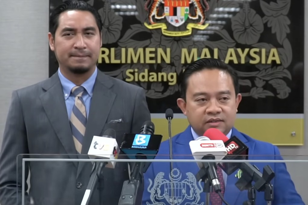 Malaysian MPs Wan Ahmad Fayhsal Wan Ahmad Kamal (left) and Wan Saiful Wan Jan hold a press conference in parliament on Tuesday. Photo: Handout