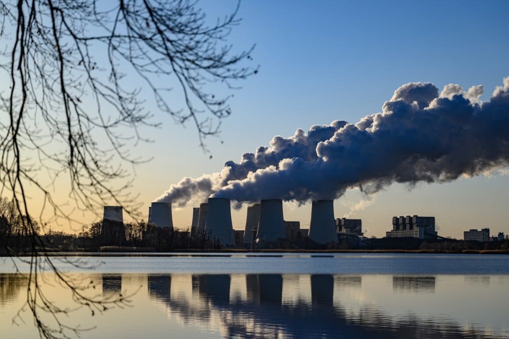 Steam rises from the cooling towers of a power plant in Peitz, Germany, in March. Photo: dpa