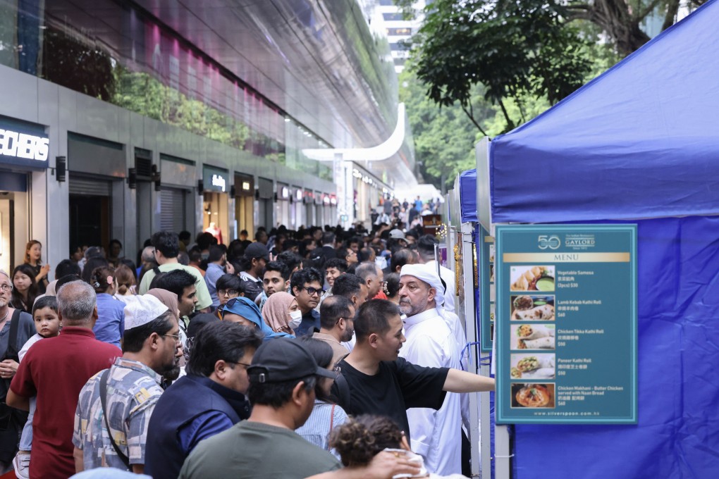 A crowd throngs the Halal Food Festival 2025@Yau Tsim Mong along the Park Lane Shopper’s Boulevard in Tsim Sha Tsui on April 19. Photo: Nora Tam