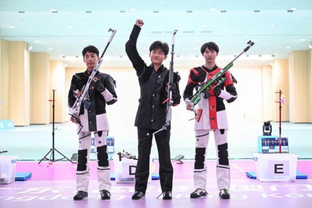 Gold medallist Liu Yukun (middle) with Zhao Wenyu of Tianjin (left) and Du Linshu of Hebei. Photo: Xinhua