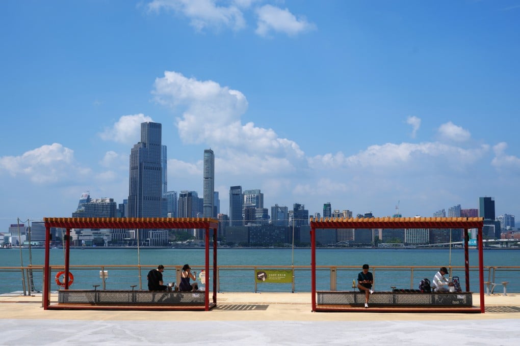 The forecaster also says it will issue the strong monsoon signal on Sunday evening as local winds strengthen under the influence of a northeastern monsoon. Photo: Sam Tsang