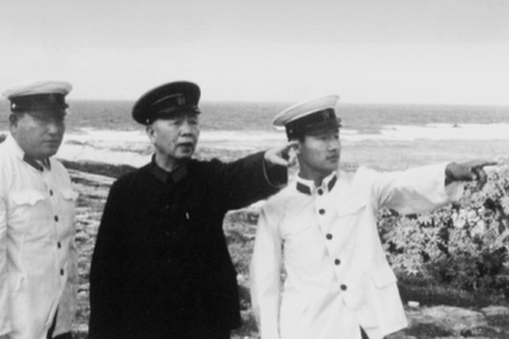 Liu Huaqing (centre) visits the Paracel Islands in 1985. Photo: Handout