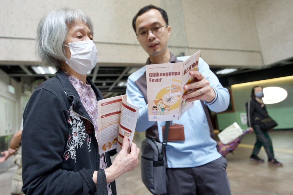 The Centre for Health Protection has set up a booth in Wong Tai Sin to collect questionnaires and distribute leaflets on chikungunya fever and mosquito control measures. Photo: Karma Lo