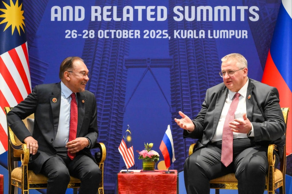 Malaysia’s Prime Minister Anwar Ibrahim (left) and Alexei Overchuk, deputy prime minister of Russia, during a meeting as part of the Asean summit in Kuala Lumpur on Monday. Photo: dpa
