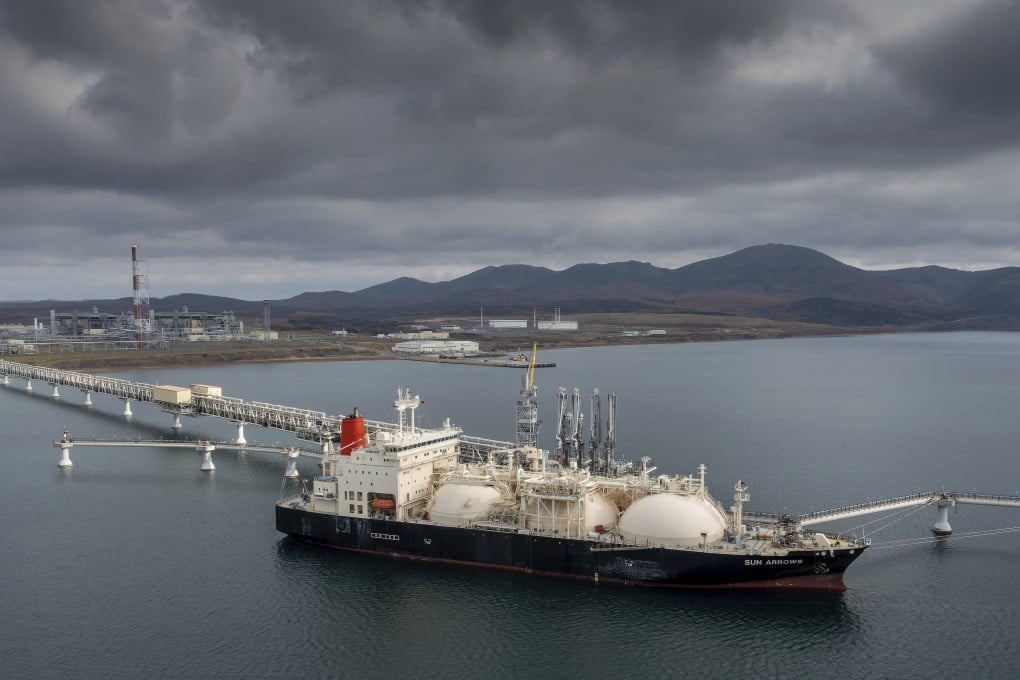 A tanker fills up with liquefied natural gas at a port in Russia. China has condemned UK sanctions on 11 Chinese companies over alleged links to Russia’s energy sector. Photo: AP