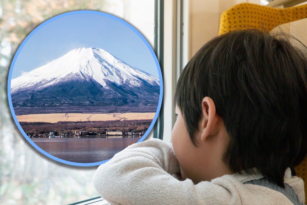 A Chinese child travelling in Japan has upset an elderly couple by squeezing onto their seats for a view of Mount Fuji. His parents did not apologise. Photo: Shutterstock