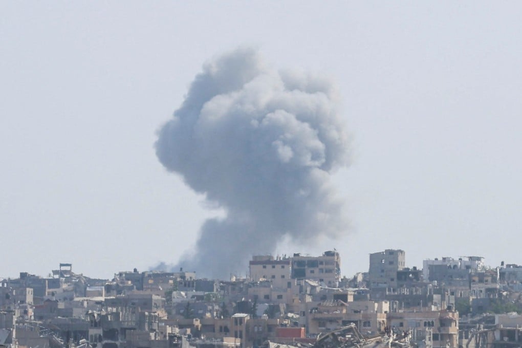 Smoke rises in Khan Younis, southern Gaza Strip on Thursday. Photo: Reuters