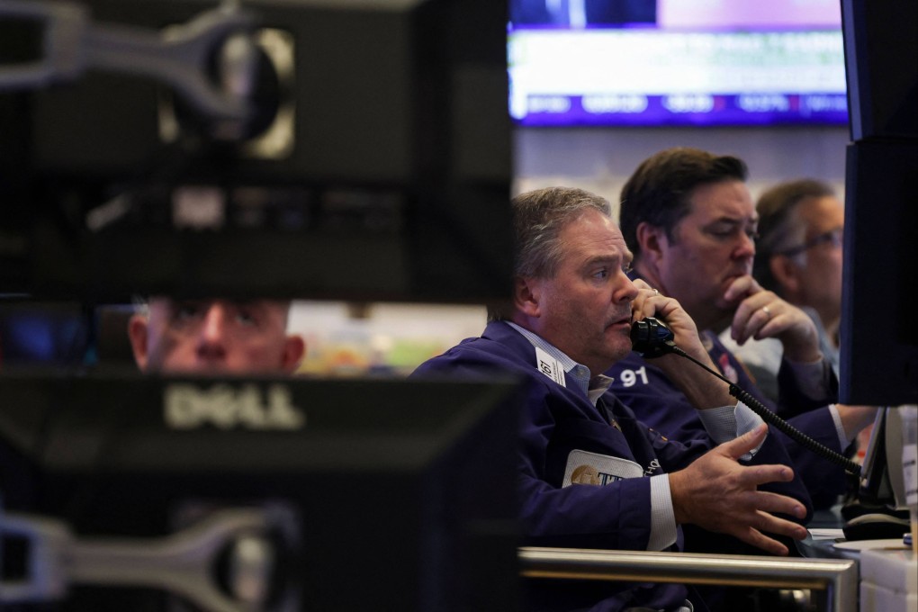 Traders on the floor of the New York Stock Exchange (NYSE) in New York on October 30, 2025. Photo: Agence-france Presse