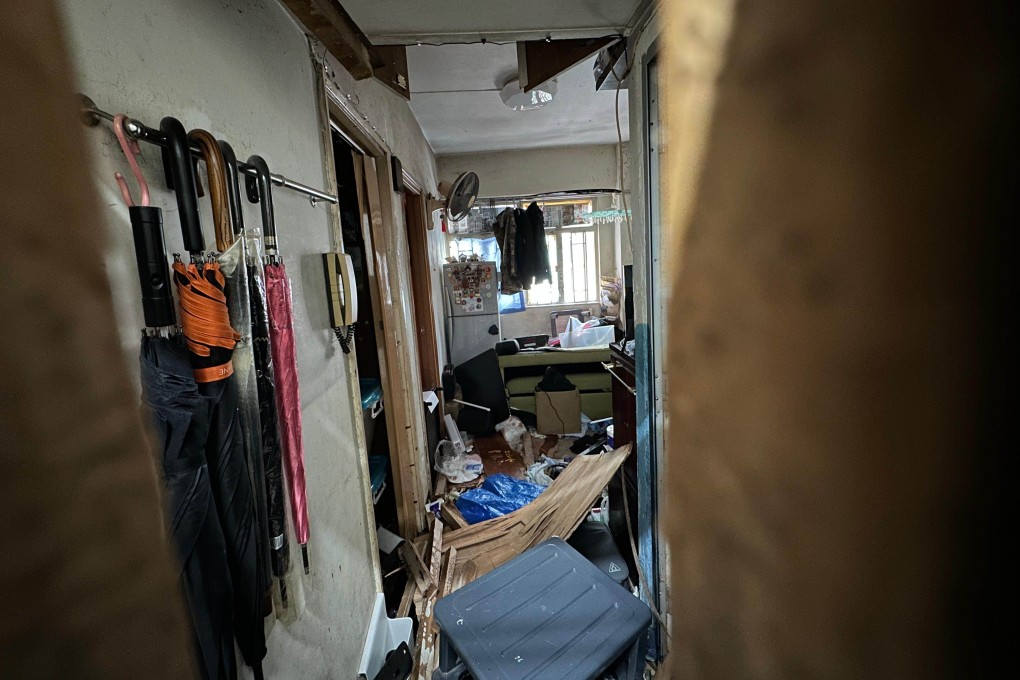 The To Kwa Wan flat where three customs officers were attacked with a 30cm kitchen knife. Photo: Jelly Tse