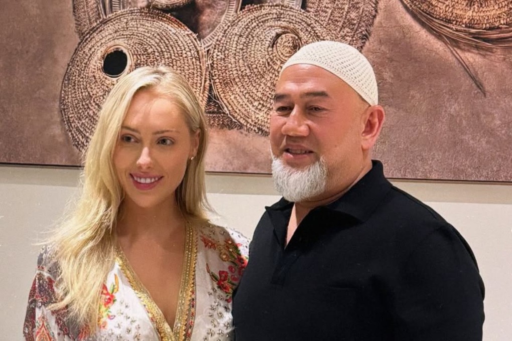 Brittany Porter poses with Sultan Muhammad V. Photo: Instagram/its.brook.lynn