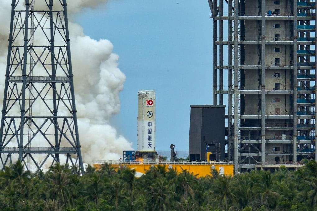 China’s Long March-10 carrier rocket undergoes a static test at the Wenchang Spacecraft Launch Site on August 15. Photo: Getty Images